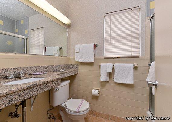 Economy Hotel East Hartford